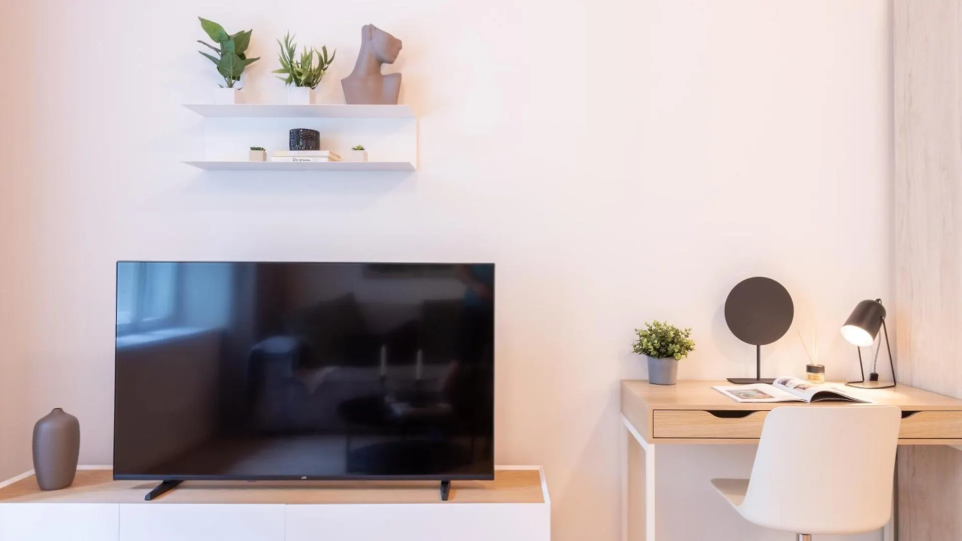 3Bdr Apt With Terrace And Electric Grill In Vinohrady By Prague Days 0*,  Tsjechië
