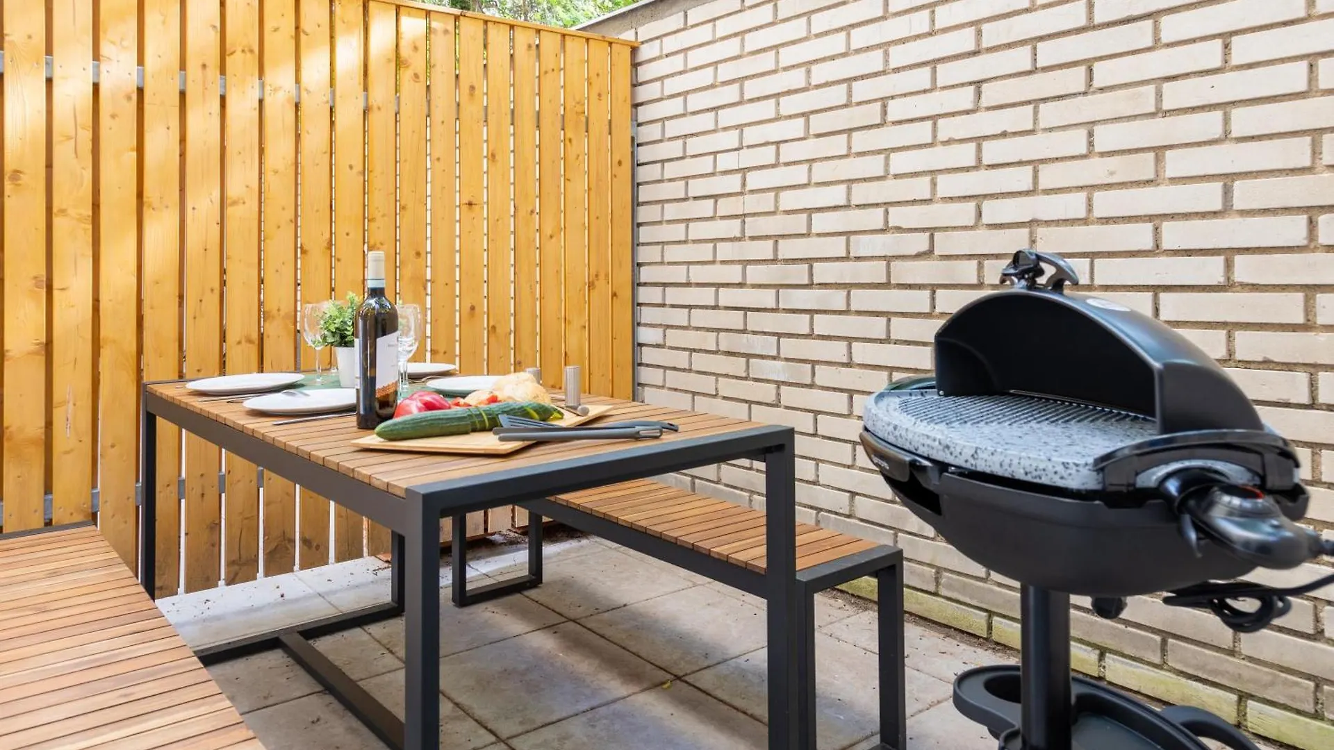 3Bdr Apt With Terrace And Electric Grill In Vinohrady By Prague Days